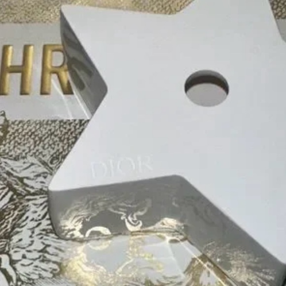 🌷Dior Ceramic Perfumable Ceramic Star Paperweight - Picture 2 of 5